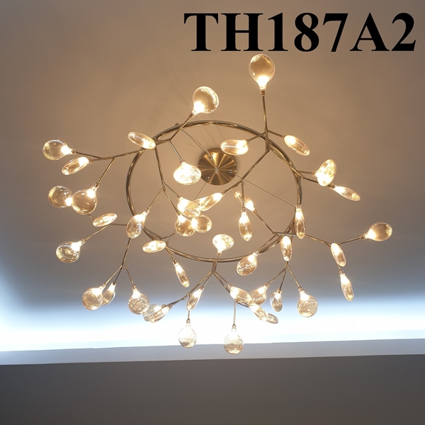 Đèn hera lá thủy tinh TH187A2 loại 45 bóng dạng vòng thân sơn vàng, lá thủy tinh trắng trong, KT(mm): 1050 x 400
